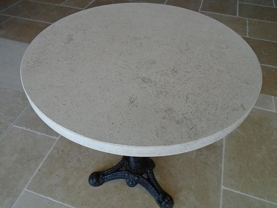 table en pierre de Bourgogne