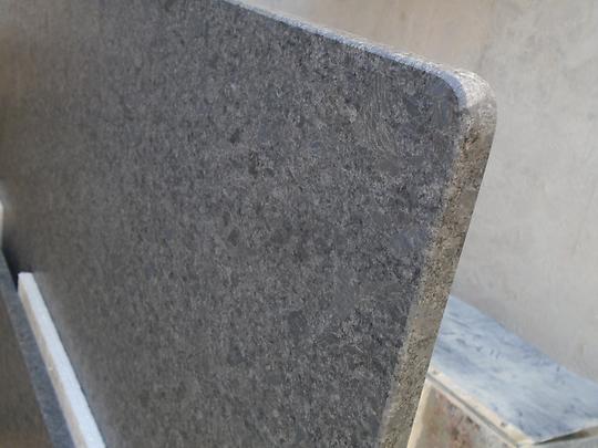 table en granit gris